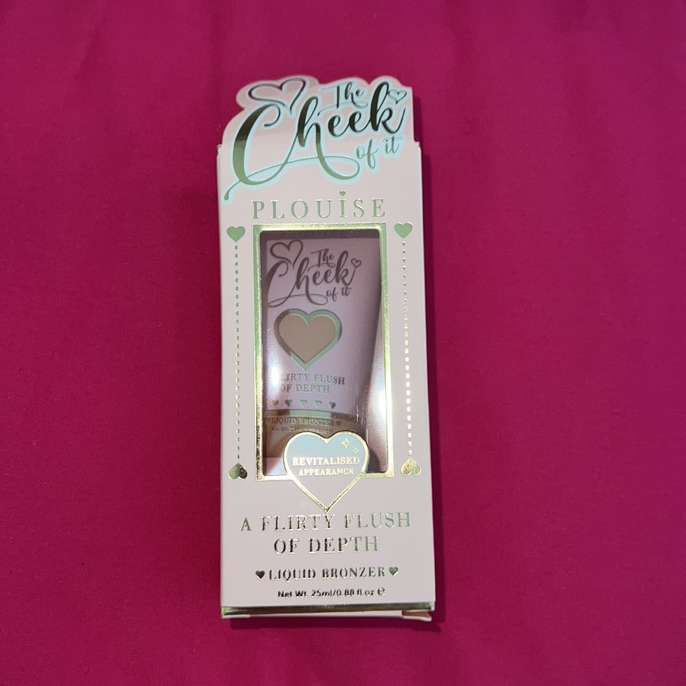 Plouise Cheek of it bronzer in Biscuit Bestie